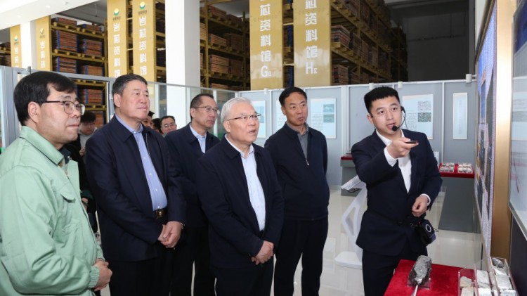全國政協(xié)常委、省政協(xié)副主席尚勛武蒞臨金徽股份調(diào)研綠色礦山建設工作